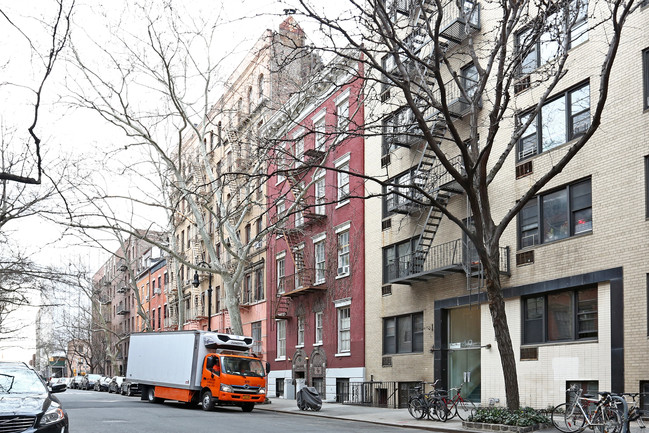 51 Morton St in New York, NY - Foto de edificio - Building Photo