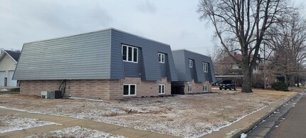 704 S 3rd St, Unit 2 in Albion, NE - Foto de edificio - Building Photo