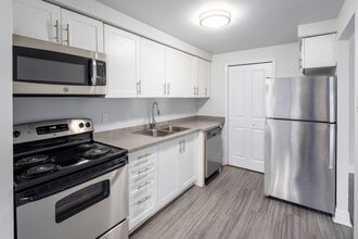 Adanac Crossing in Kitchener, ON - Building Photo - Interior Photo