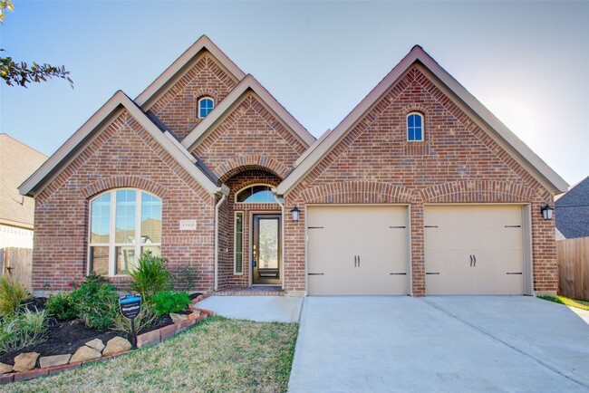 property at 13520 Mason Canyon Ln