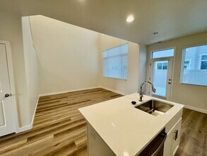 2622 N 2125 W in Clinton, UT - Building Photo - Building Photo