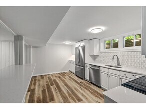 193 3rd St in Excelsior, MN - Building Photo - Building Photo
