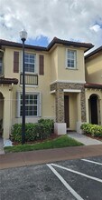 3320 NE 13th Cir Dr in Homestead, FL - Foto de edificio - Building Photo