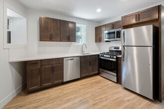 1921 W Summerdale Ave-Unit -GF in Chicago, IL - Building Photo - Building Photo