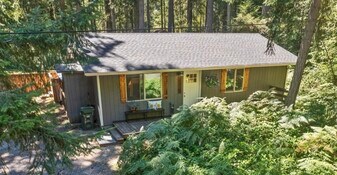 11124 Juniper Pl in Anderson Island, WA - Building Photo