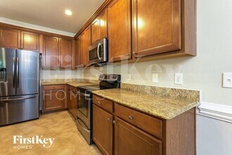 3508 Lamplight Way in High Point, NC - Building Photo - Building Photo