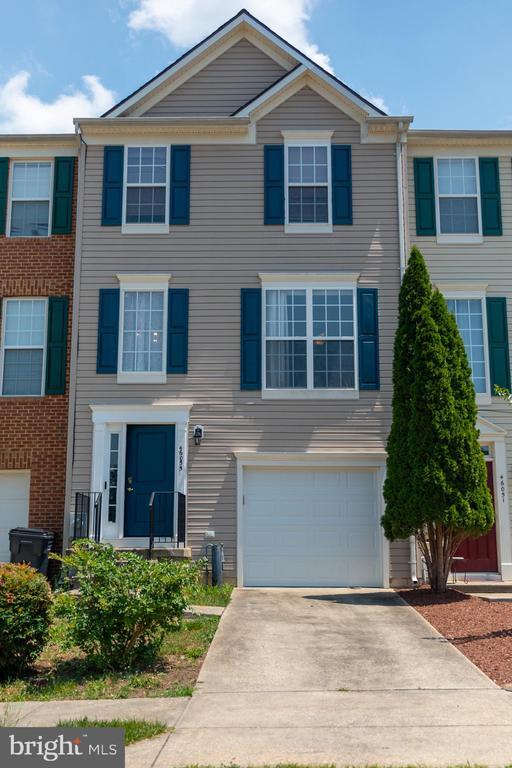 property at 46055 Gooseneck Dr