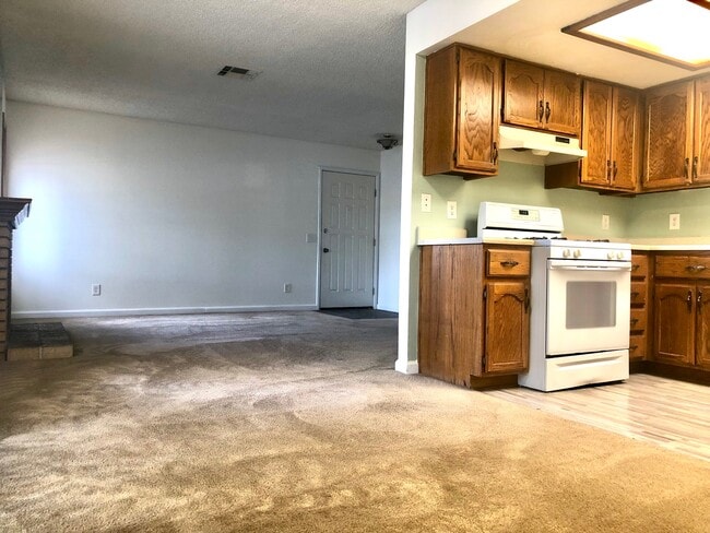 6617 W Tropicana Ave in Las Vegas, NV - Building Photo - Building Photo