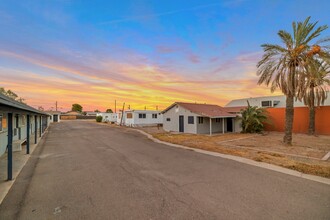 518 E Western Ave in Avondale, AZ - Foto de edificio - Building Photo