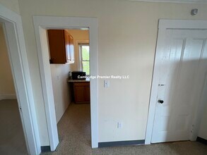 10 Warren St, Unit 3 in Cambridge, MA - Foto de edificio - Building Photo