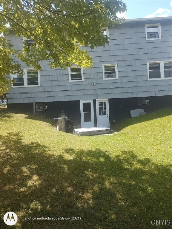 112-14 Charlotte St in Syracuse, NY - Building Photo - Building Photo
