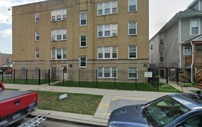 2150 N Kildare Ave in Chicago, IL - Building Photo