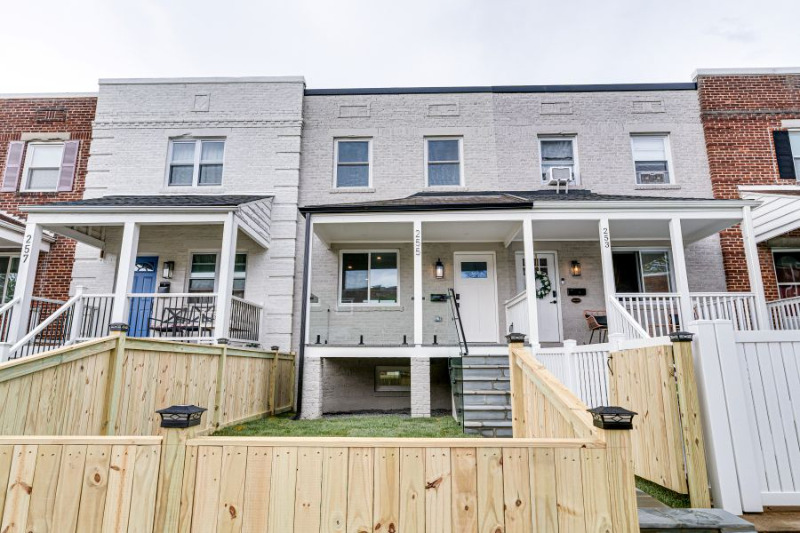 255 Evans Ln in Alexandria, VA - Building Photo