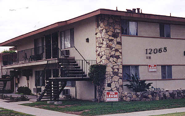 12068 Pine St in Norwalk, CA - Building Photo