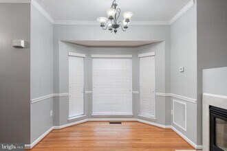 6081 Madison Pointe Ct in Falls Church, VA - Building Photo - Building Photo