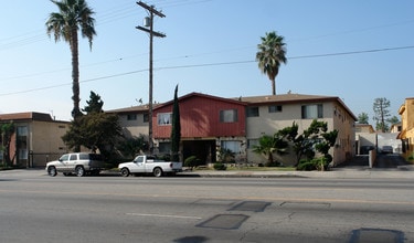 8815 Van Nuys Blvd in Panorama City, CA - Building Photo - Building Photo