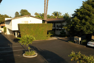 Casablanca Apartments in Santa Barbara, CA - Building Photo - Building Photo