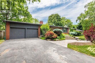 1448 Willowdown Rd in Oakville, ON - Building Photo - Building Photo