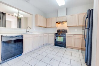 3377 Ravinia Cir in Aurora, IL - Building Photo - Building Photo