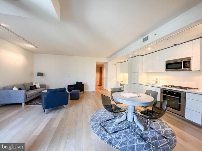 property at 925 H St NW