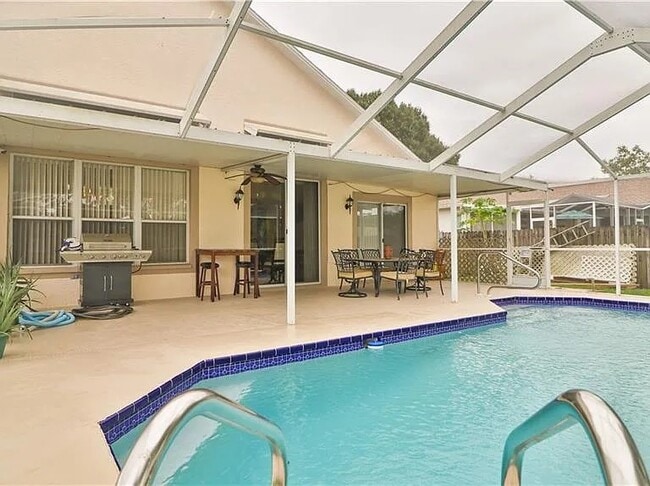 1603 Sand Hollow Ln in Valrico, FL - Foto de edificio - Building Photo