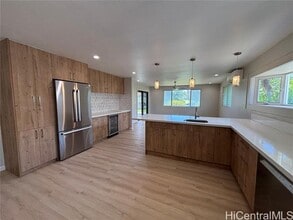 135 Kakahiaka St in Kailua, HI - Building Photo - Building Photo