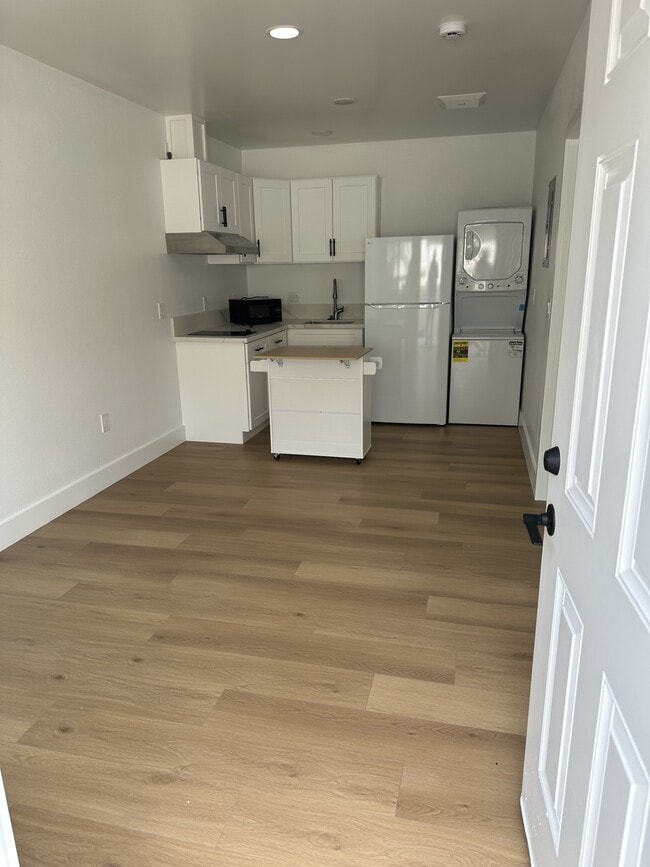 14601 Lofty St, Unit Apt 1 in Irvine, CA - Building Photo - Building Photo