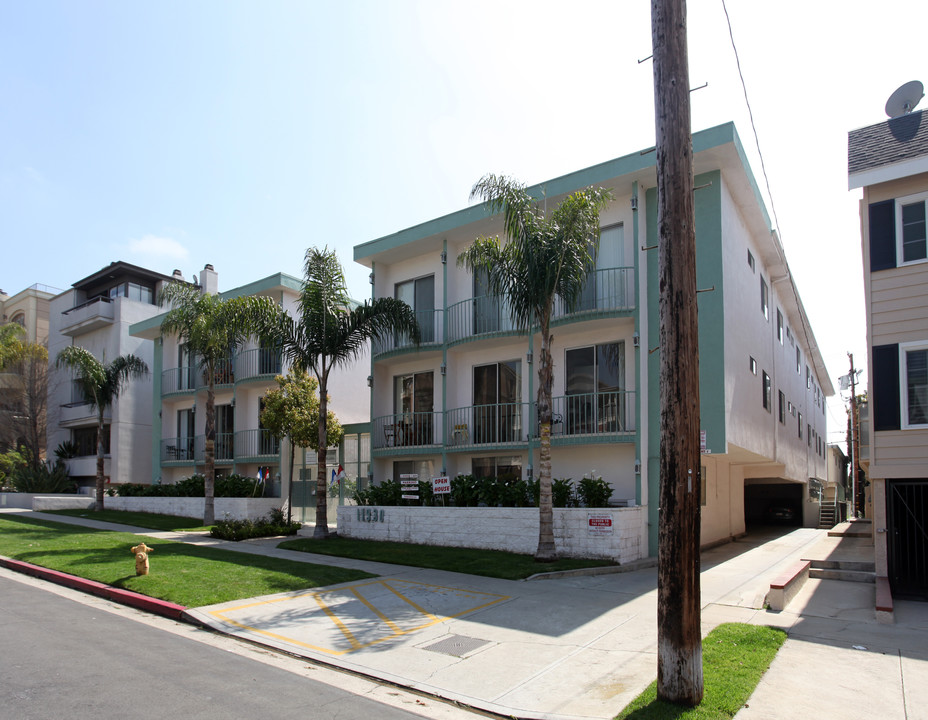 Gorham Air in Los Angeles, CA - Foto de edificio