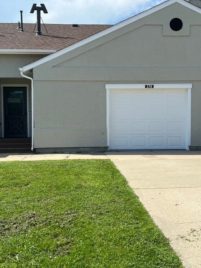 property at 276 Mellette Ct