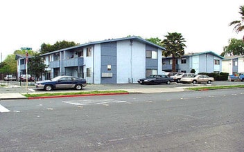 Robin Lane Apartments in Concord, CA - Foto de edificio - Building Photo