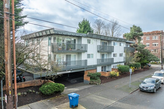 Golden Inca Apartments in Seattle, WA - Foto de edificio - Building Photo