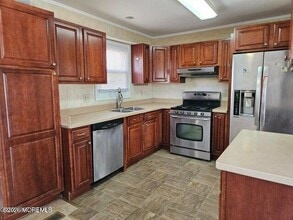 23 Almond Dr in Toms River, NJ - Building Photo - Building Photo