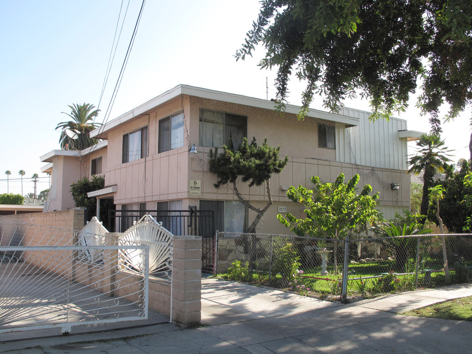 3173 Los Flores Blvd in Lynwood, CA - Building Photo