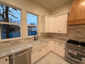 406 Sierra Ave in Clovis, CA - Building Photo - Building Photo