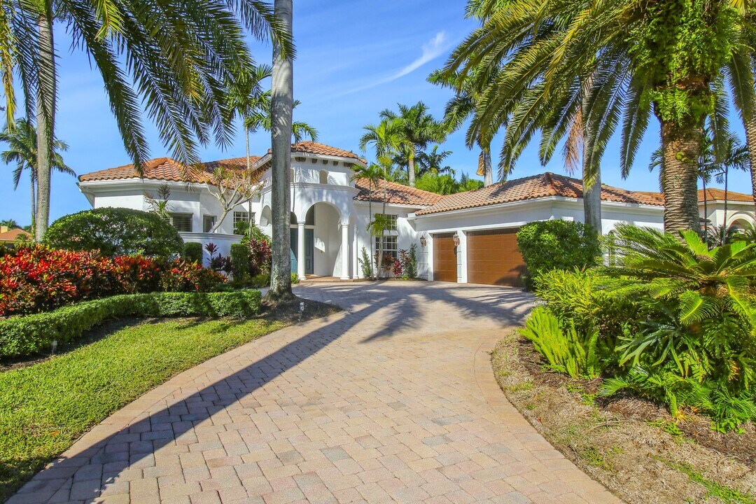 1186 Breakers W Blvd in West Palm Beach, FL - Building Photo