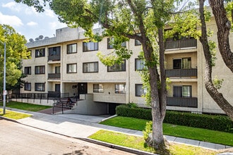 370-378 Myrtle St in Glendale, CA - Foto de edificio - Building Photo