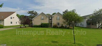 7468 Huntington Dr in Youngstown, OH - Building Photo