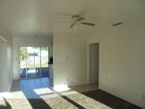 933 Lewis Dr in Daytona Beach, FL - Building Photo - Building Photo