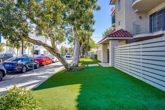 4040-4060 S Hoover St (B) in Los Angeles, CA - Building Photo - Building Photo