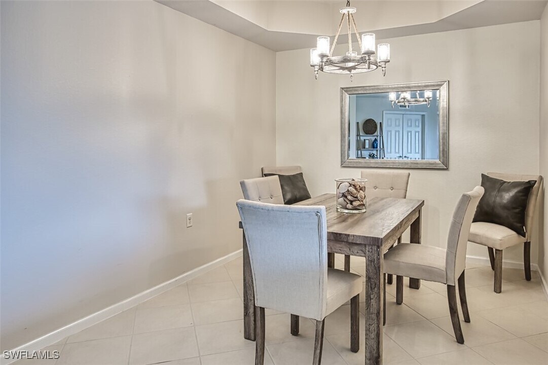 3091 Meandering Way in Ft. Myers, FL - Building Photo