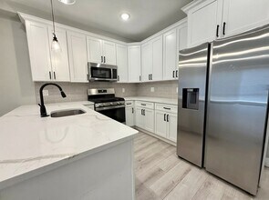 809 N 17th St in Philadelphia, PA - Building Photo - Building Photo