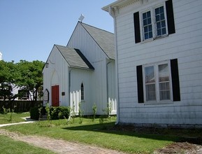 106 W Davis Rd in Fayette, MO - Foto de edificio - Building Photo