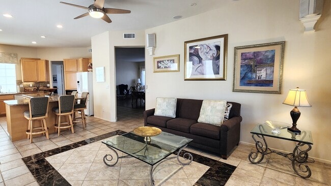 21416 Carabela in Mission Viejo, CA - Building Photo - Building Photo