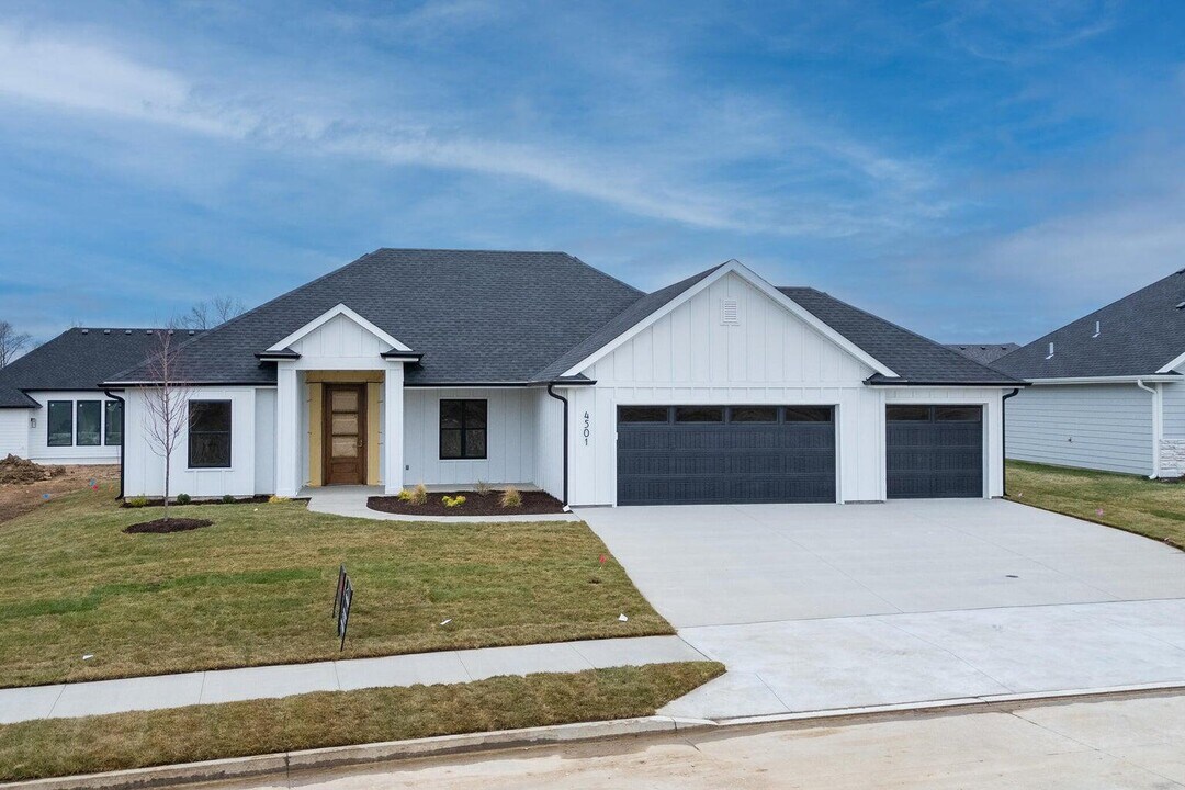 4501 Royal County Rd in Columbia, MO - Building Photo