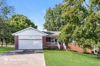 111 Saralee Dr in Huntsville, AL - Foto de edificio - Building Photo