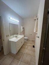 204 Midbury Hill Rd in Thousand Oaks, CA - Building Photo - Building Photo