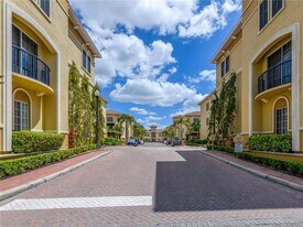 131 Grand Beach Pl in Tampa, FL - Building Photo