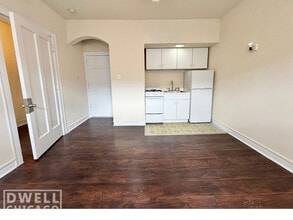 6900 N Lakewood Ave, Unit S in Chicago, IL - Foto de edificio - Building Photo