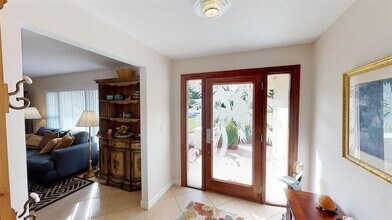 4952 Rutland Gate in Sarasota, FL - Building Photo - Building Photo