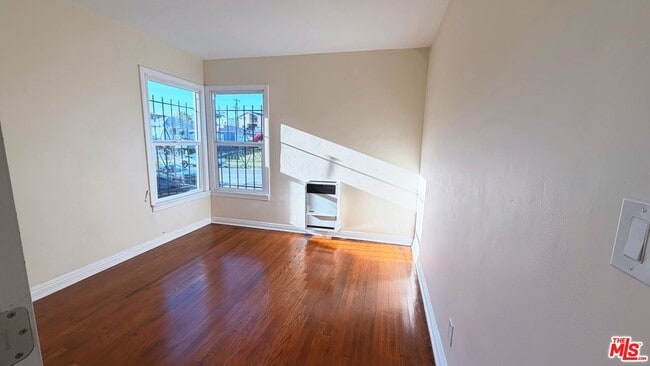 626 E Fairview Blvd in Inglewood, CA - Building Photo - Building Photo